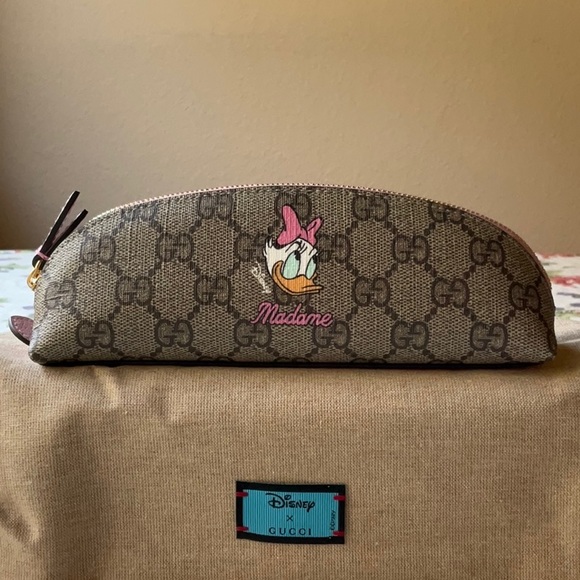 🎀🛍🎀  GUCCI X DISNEY DAISY DUCK PENCIL CASE 🎀🛍🎀 NWT 🎀🛍🎀 - Picture 7 of 16